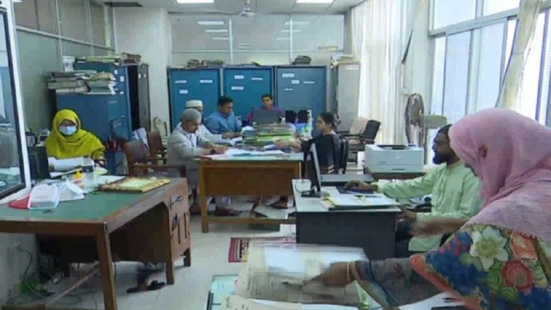 নতুন পে–স্কেল বাস্তবায়নে সরকারকে চ্যালেঞ্জের মুখোমুখি