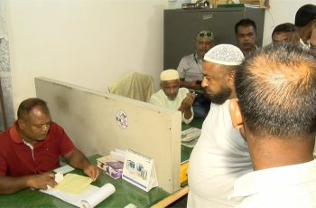 রংপুরে আলু চাষিদের প্রতিবাদ: হিমাগার ঘেরাও