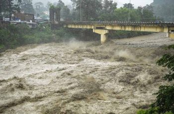 উত্তরাখণ্ডে বৃষ্টি ও ভূমিধসে ৭ জনের মৃত্যু, ১৭২ সড়ক বন্ধ
