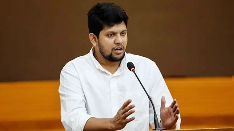 সরকারের নীতিতে বড় ব্যবসায়ীদের তুষ্টির অভিযোগ মাহফুজ আলমের