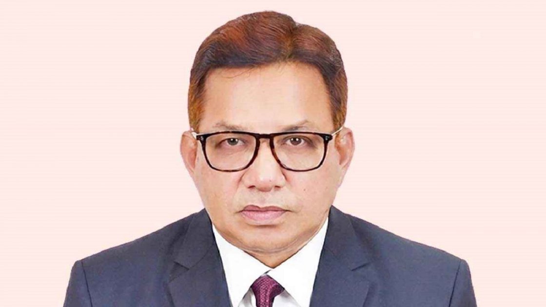 জনপ্রশাসন সচিব হিসেবে কামরুজ্জামান চৌধুরীর পদায়ন