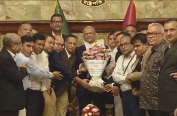 রাষ্ট্রপতির সঙ্গে ঢাকা কলেজ অ্যালামনাই অ্যাসোসিয়েশনের সাক্ষাৎ
