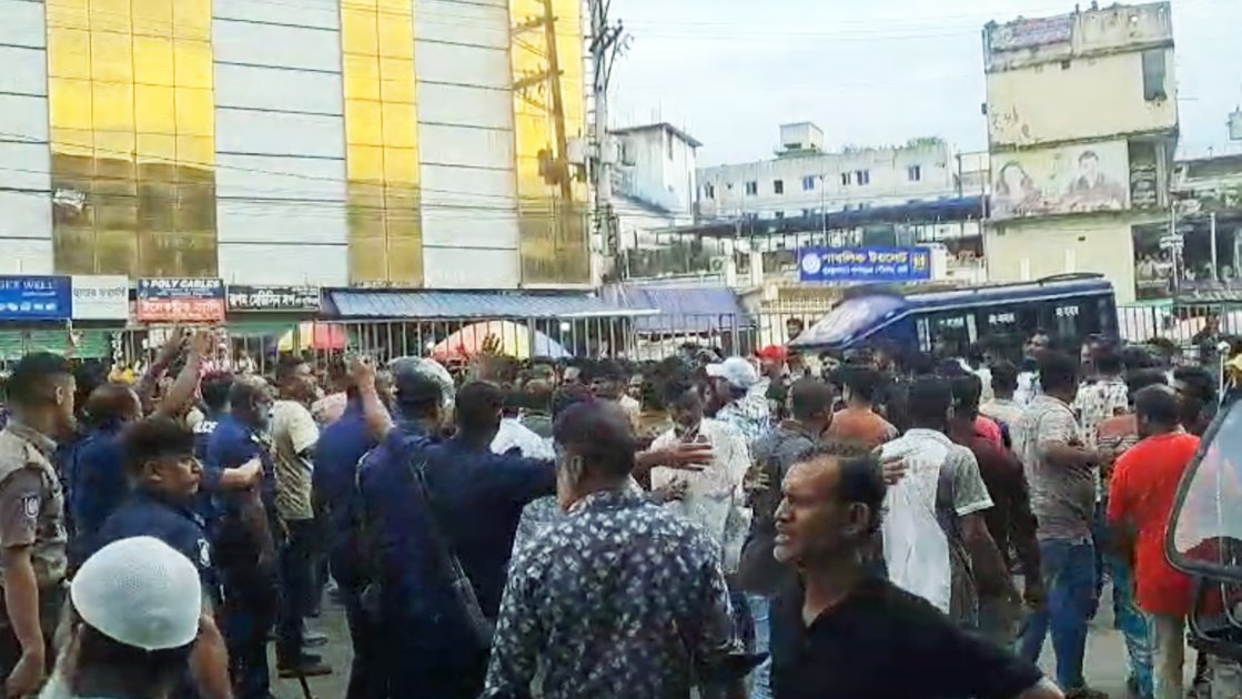 ফেনীতে বিএনপির দুই পক্ষের সংঘর্ষ, আহত ১২ জন