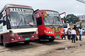 মহাসড়কে শ্রমিকদের নিরাপত্তার দাবিতে জামালপুর-ঢাকা রুটে বাস চলাচল বন্ধ