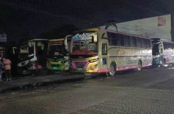 জামালপুর-ঢাকা রুটে বাস চলাচল বন্ধ, নিরাপত্তার দাবিতে কর্মবিরতি