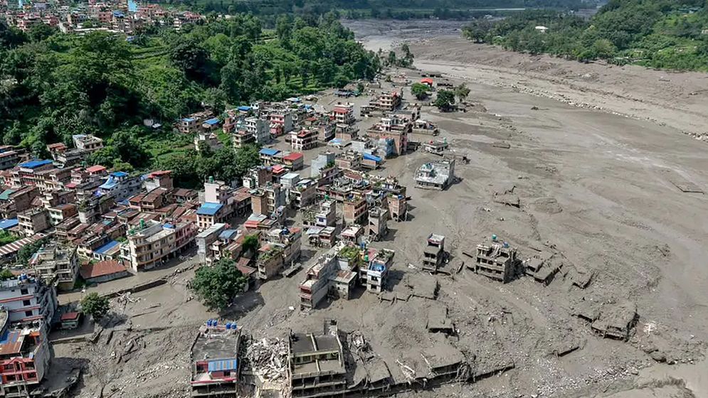 নেপাল-চীন সীমান্তে ভূমিধসে মৃত্যু বেড়ে ১,২৪৩, নিখোঁজ ৪,৫০০