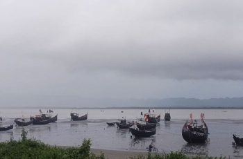 কক্সবাজারে ঝড়ে ট্রলারডুবি, দুই জেলের মৃত্যু