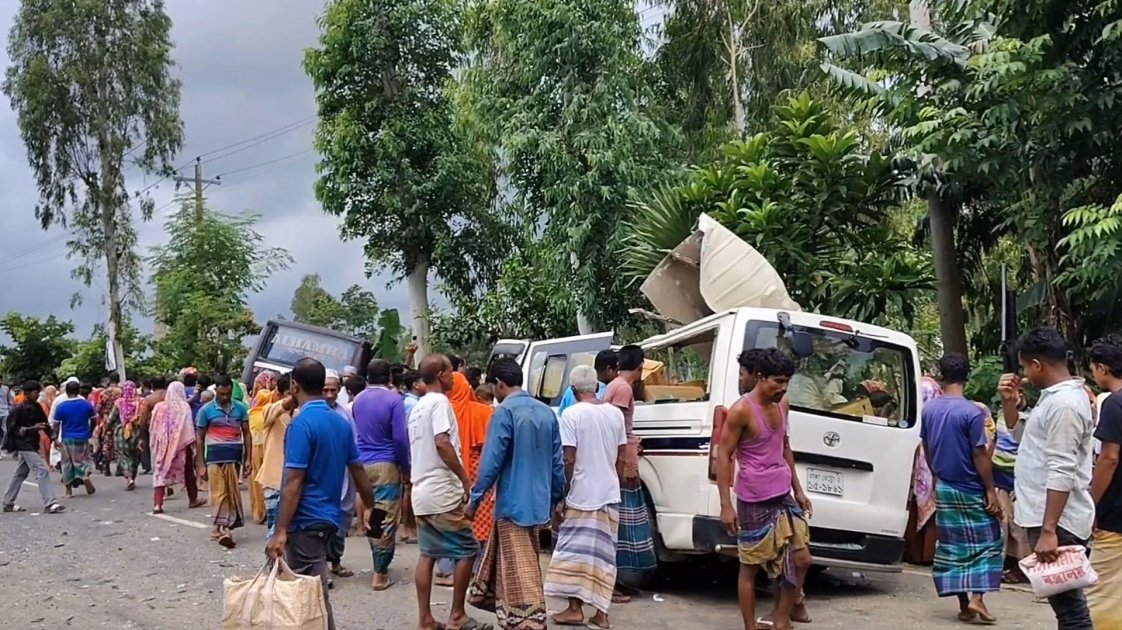 গাইবান্ধায় পৃথক সড়ক দুর্ঘটনায় নিহত ২, আহত ৭