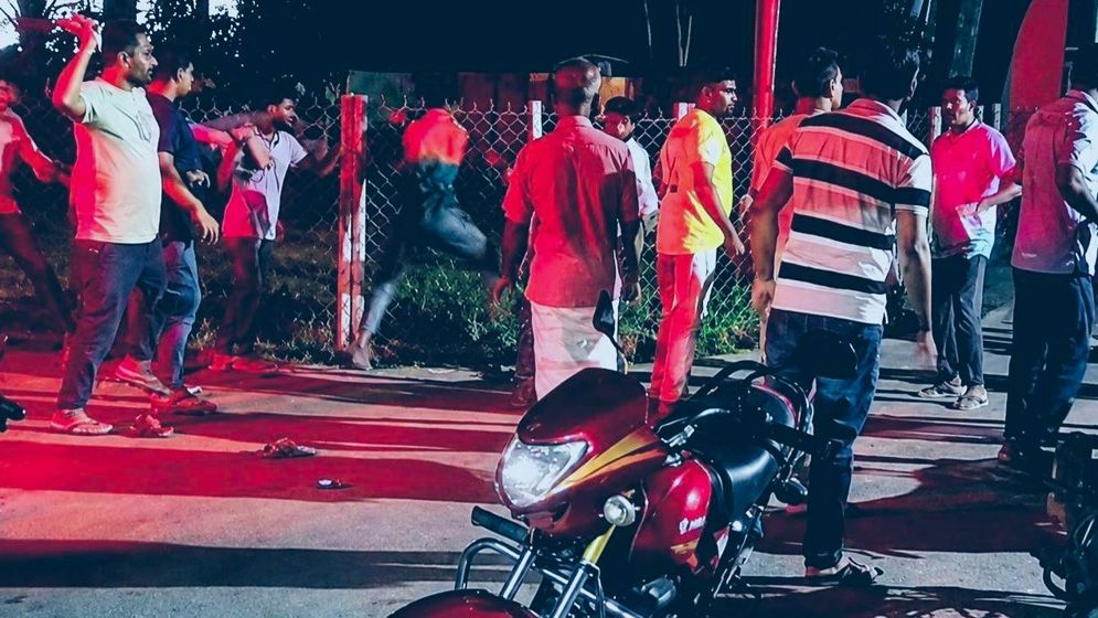 নাটোরে চায়ের বিল নিয়ে সংঘর্ষ, আহত ১৩