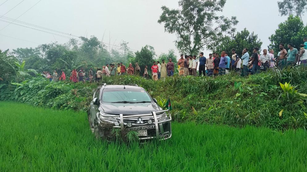 বগুড়ায় সড়ক দুর্ঘটনায় আহত জনপ্রশাসন প্রতিমন্ত্রী আব্দুল বারী