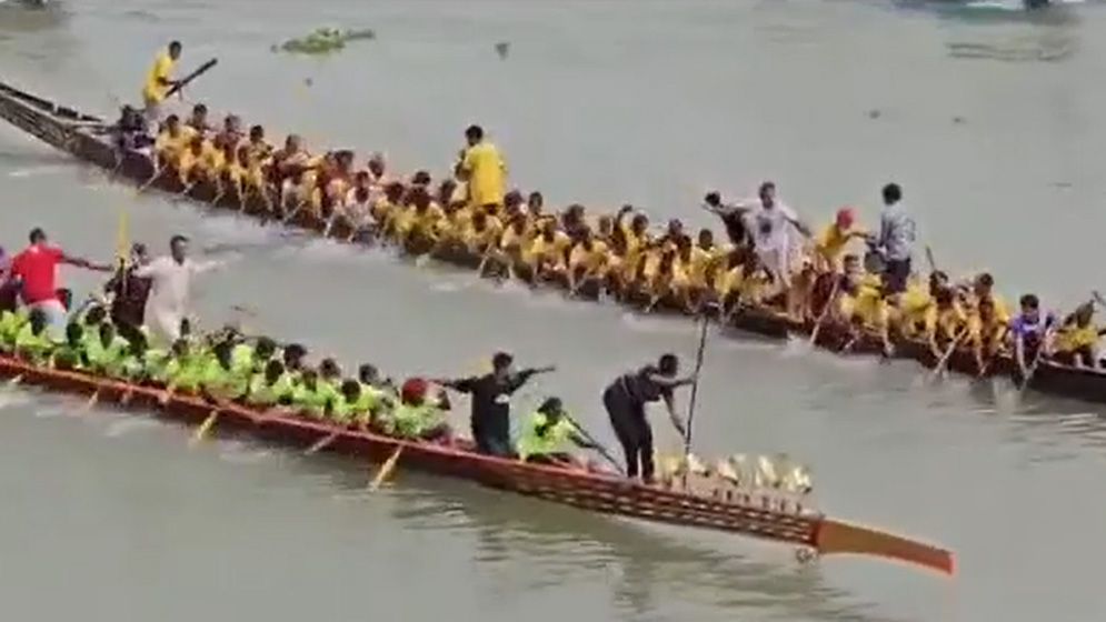 ফরিদপুরের ভাঙ্গায় ঐতিহ্যবাহী নৌকা বাইচ অনুষ্ঠিত