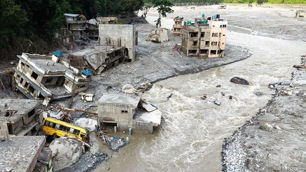 নেপাল-তিব্বত সীমান্তে দুর্যোগে প্রাণহানি বেড়ে ১,৩৬৫