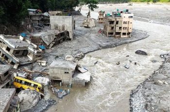নেপাল-তিব্বত সীমান্তে দুর্যোগে প্রাণহানি বেড়ে ১,৩৬৫