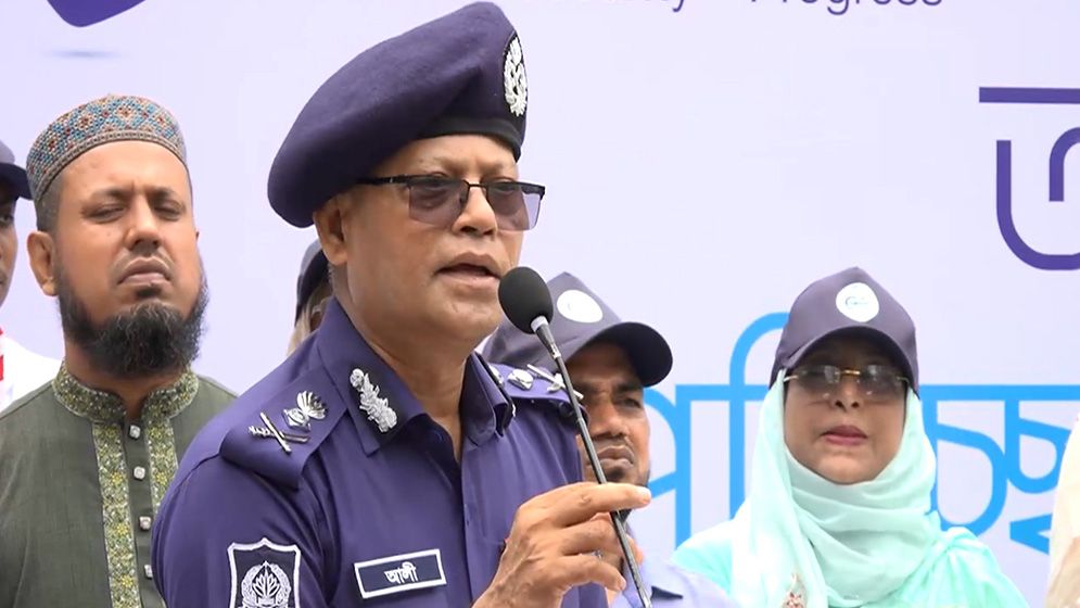 সরকারের বিরুদ্ধে ষড়যন্ত্রকারী পুলিশ অফিসারদের চিহ্নিত করেছে পুলিশ