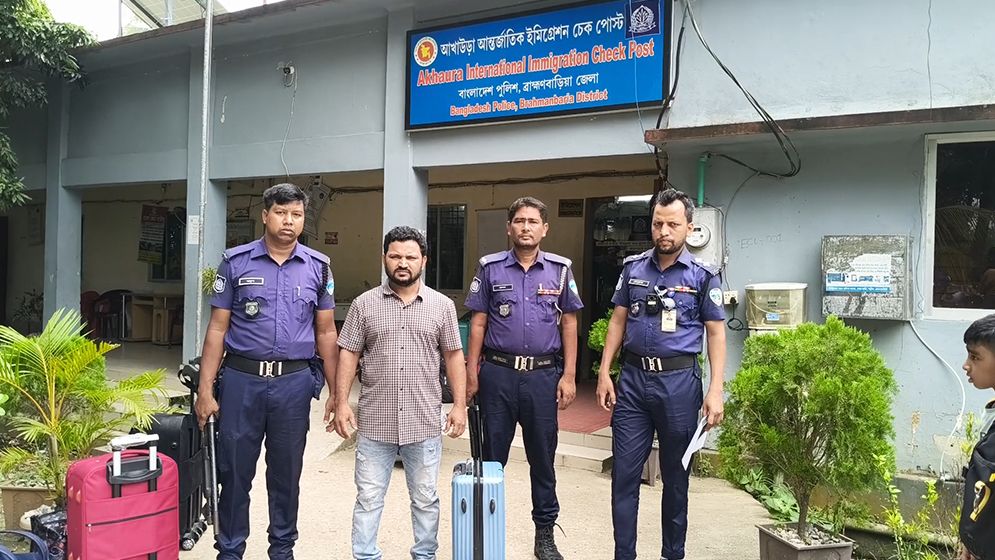 আখাউড়ায় গ্রেফতার হলেন আশুলিয়া থানার হত্যা মামলার আসামি ইদ্রিস আলী