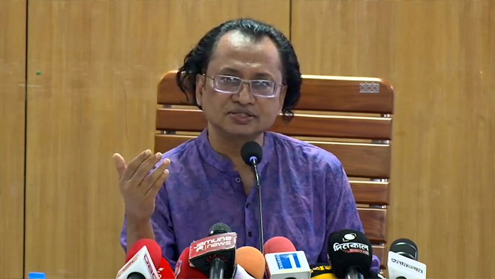 শেখ হাসিনাকে গ্রেফতারের চেষ্টার অভিযোগ তথ্য উপদেষ্টার