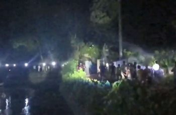 ব্রাহ্মণবাড়িয়ায় সংঘর্ষে আহত ২৫, টর্চ জ্বালিয়ে পাল্টা ধাওয়া