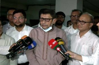 স্বাস্থ্যমন্ত্রী হাসপাতালের দুর্নীতি নিয়ে কঠোর হুঁশিয়ারি দিয়েছেন