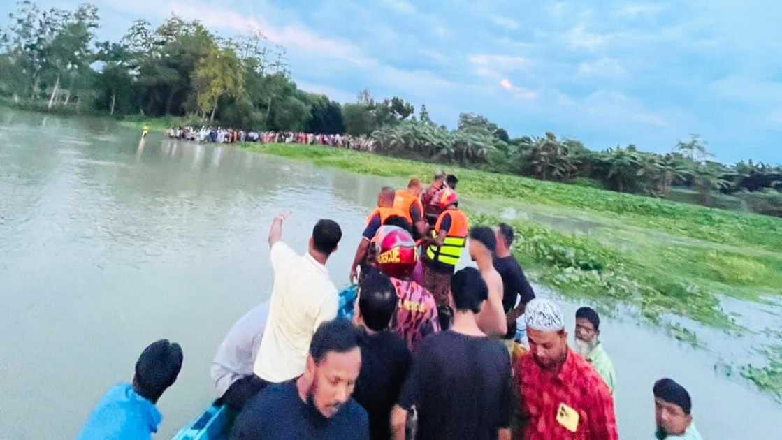 নরসিংদীতে শীতলক্ষ্যা নদীতে ৪ জন নিখোঁজ