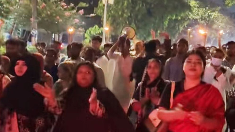 গুলশানে এনসিপির মশাল মিছিল, আ. লীগের প্রতিবাদে প্রতিক্রিয়া