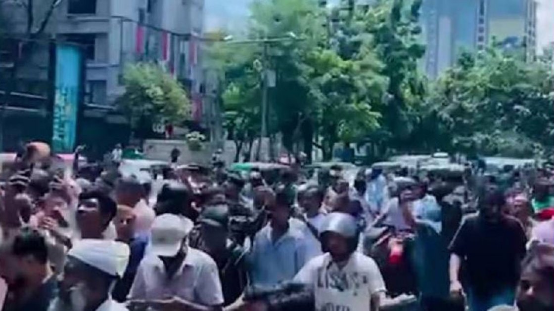 গুলশানে নিষিদ্ধ আওয়ামী লীগের মিছিলে ৩২ জন গ্রেপ্তার