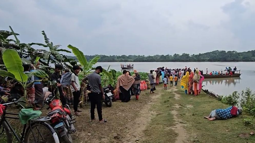 নরসিংদীতে শীতলক্ষ্যা নদীতে ৪ জন নিখোঁজ, ৩ জনের মরদেহ উদ্ধার
