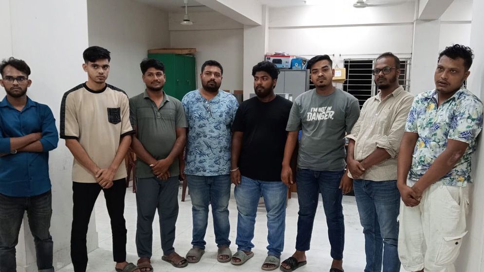 উত্তরখানে গোপন মিটিং থেকে ৮ যুবলীগ নেতা গ্রেফতার