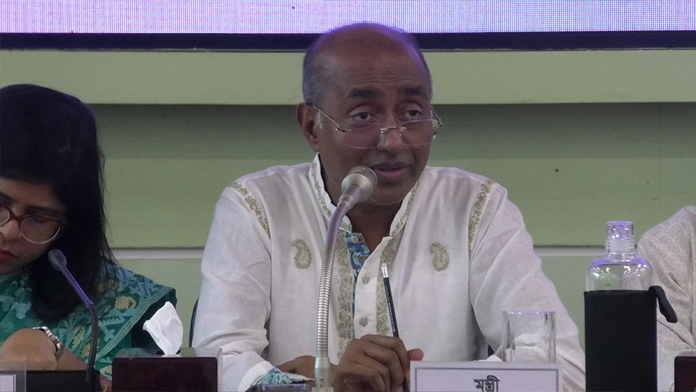 আইনমন্ত্রী: পুলিশ এখন নিরপেক্ষভাবে কাজ করছে