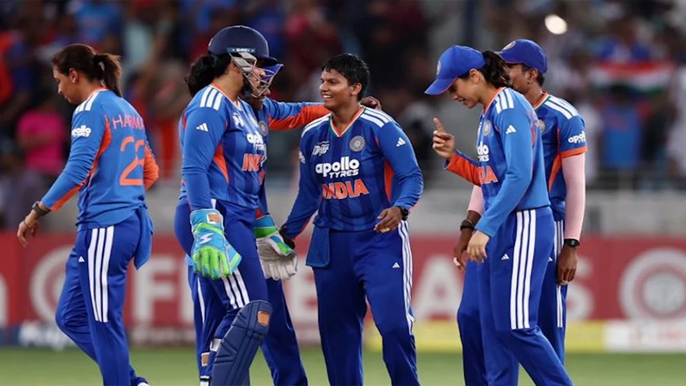 ভারত নারী এশিয়া কাপের চ্যাম্পিয়ন, শ্রীলঙ্কাকে হারালো ৭২ রানে