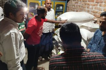 পঞ্চগড়ে অবৈধ সার মজুত: ৫৮ বস্তা জব্দ, চারজনকে জরিমানা
