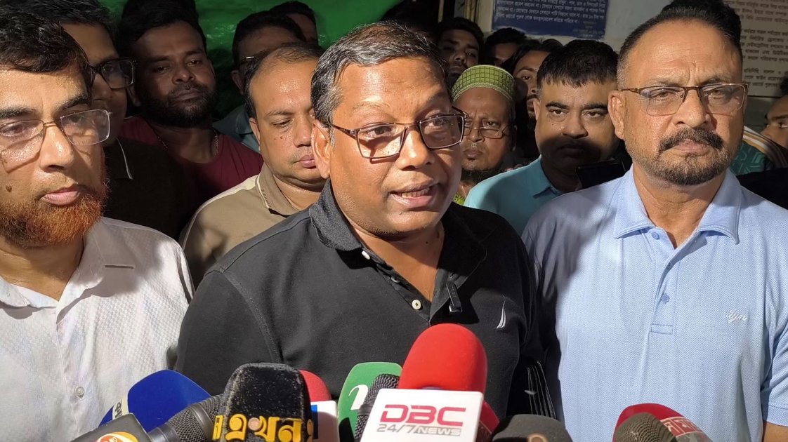 ময়মনসিংহ মেডিকেলে অগ্নিকাণ্ড: পদদলিত হয়ে মৃত্যুর খবর ‘অসত্য’