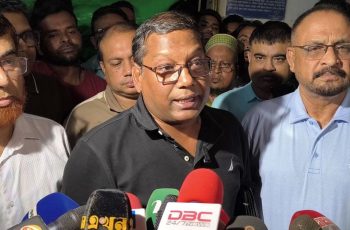 ময়মনসিংহ মেডিকেলে অগ্নিকাণ্ড: পদদলিত হয়ে মৃত্যুর খবর ‘অসত্য’