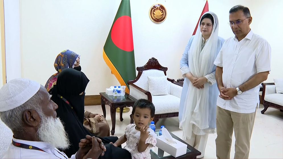প্রধানমন্ত্রীর সঙ্গে শহীদ সেনাসদস্যদের পরিবারের সাক্ষাৎ ও সহায়তা