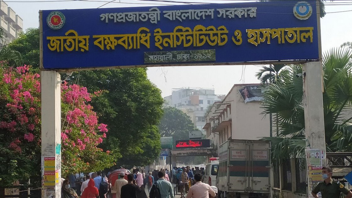 সরকারি হাসপাতালে শয্যা সংকট, রোগীরা বেসরকারিতে বাধ্য