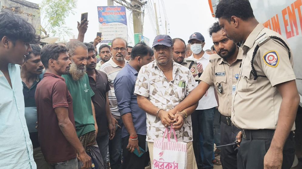 চুয়াডাঙ্গায় আওয়ামী লীগ নেতা ইয়াবাসহ আটক