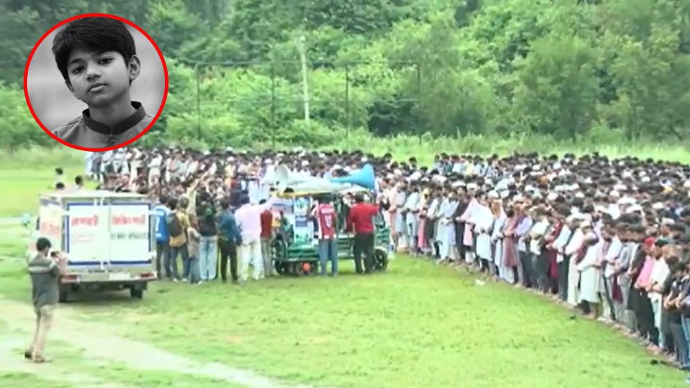 কুমিল্লা বিশ্ববিদ্যালয়ে ইশায়াত অপ্রতিমের প্রথম জানাজা সম্পন্ন