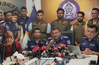 কুমিল্লায় আইফোন ছিনতাইয়ের জন্য হত্যা, তিন যুবক গ্রেপ্তার