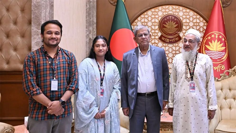 রাষ্ট্রপতির সঙ্গে শহীদ মুগ্ধর পরিবারের সাক্ষাৎ