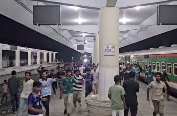 রাজশাহী বিশ্ববিদ্যালয়ের শিক্ষার্থীকে মারধরের অভিযোগে রেলস্টেশনে ভাঙচুর