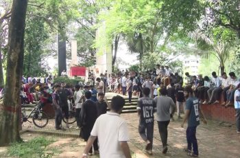 চুয়েটে উপাচার্য পরিবর্তনের প্রতিবাদে শিক্ষার্থীদের শাটডাউন অব্যাহত