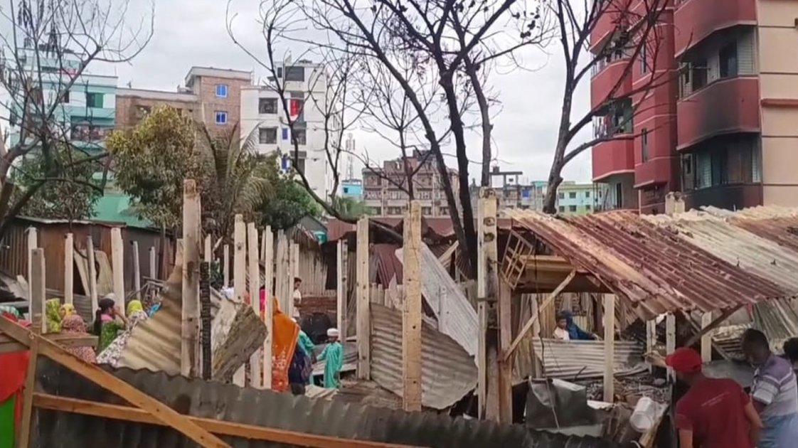গাজীপুরে আগুনে পুড়ল ২৩ ঘর ও ৫ দোকান