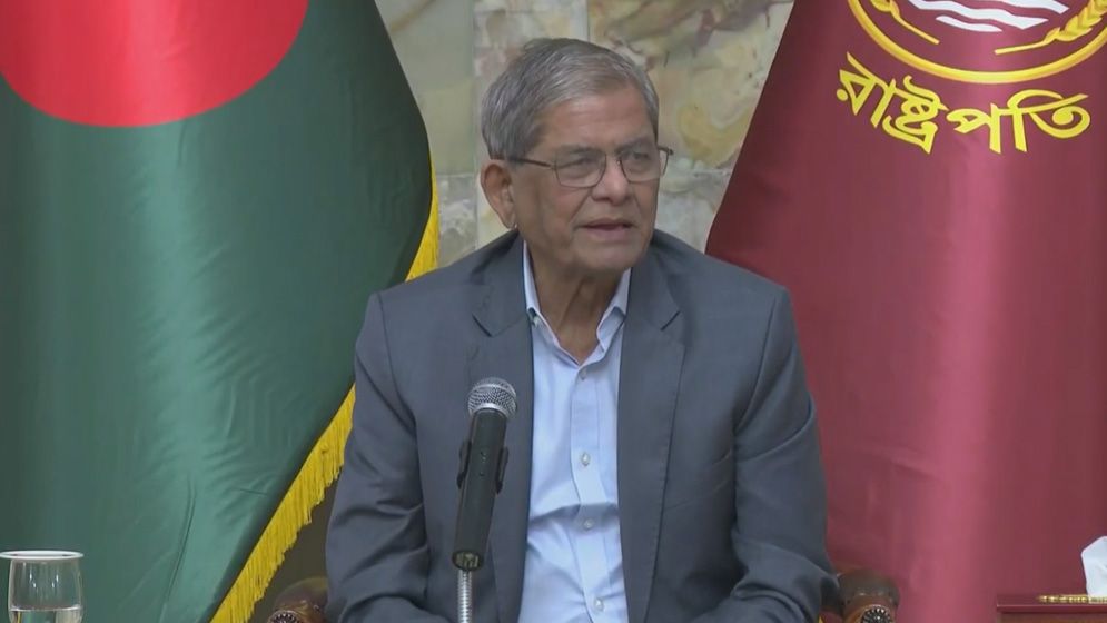 রাষ্ট্রপতি ব্যাংকিং ব্যবস্থায় জনগণের আস্থা পুনরুদ্ধারের আহ্বান জানালেন