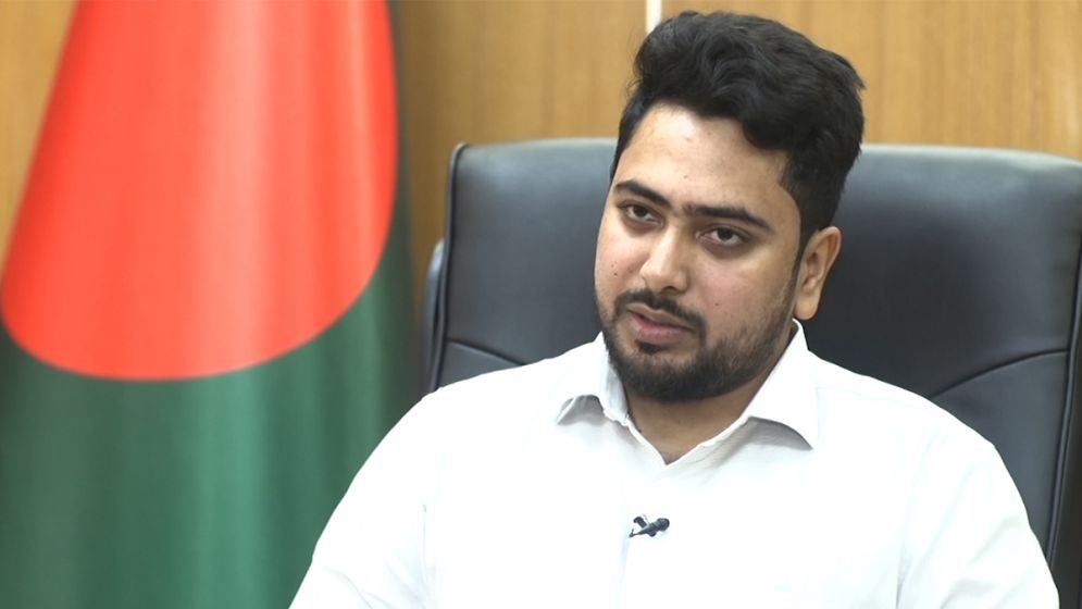 প্রাথমিক শিক্ষক নিয়োগে সরকারের বিরুদ্ধে অভিযোগ তুললেন নাহিদ ইসলাম