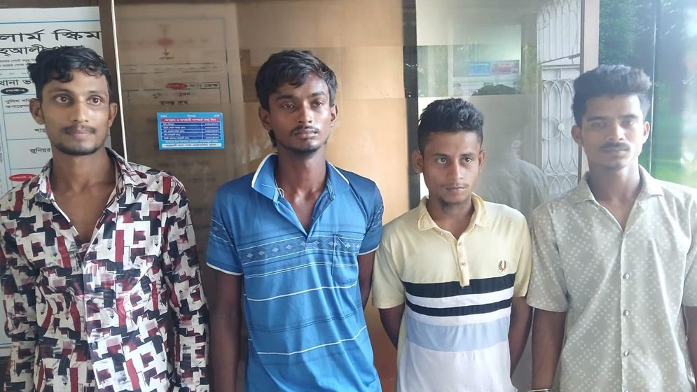 মিরপুরে রাড্ডা ক্লিনিকে ভাঙচুর ও লুটপাটের ঘটনায় ৪ জন গ্রেফতার