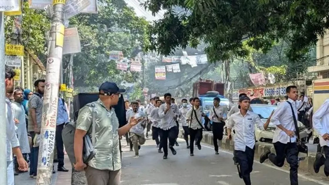 ঢাকা কলেজ ও আইডিয়াল কলেজে সংঘর্ষ, আহত ২ শিক্ষার্থী