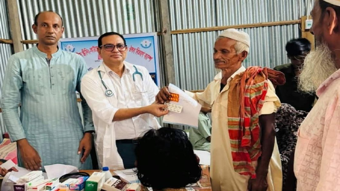 কালিয়াকৈরে বিনামূল্যের স্বাস্থ্যসেবা ক্যাম্পের আয়োজন করলো কেবিকে যুব কল্যাণ সোসাইটি