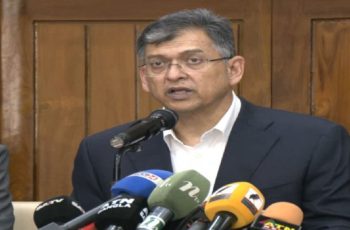 সংবিধানে মৌলিক সংশোধনের জন্য গণভোটের ঘোষণা
