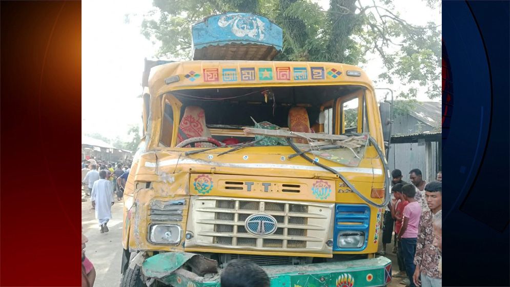 লালমনিরহাটে ট্রাকচাপায় ইজিবাইকের তিন যাত্রীর মৃত্যু