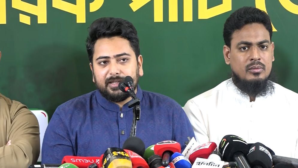 নাহিদ ইসলামের মন্তব্য: স্বরাষ্ট্রমন্ত্রীকে দায়িত্বে রেখে আইনশৃঙ্খলা ফিরানো সম্ভব নয়