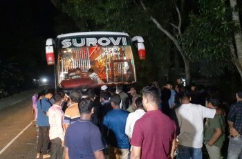 বরিশালে বাসচাপায় তিন শিক্ষার্থী নিহত, এলাকায় উত্তেজনা